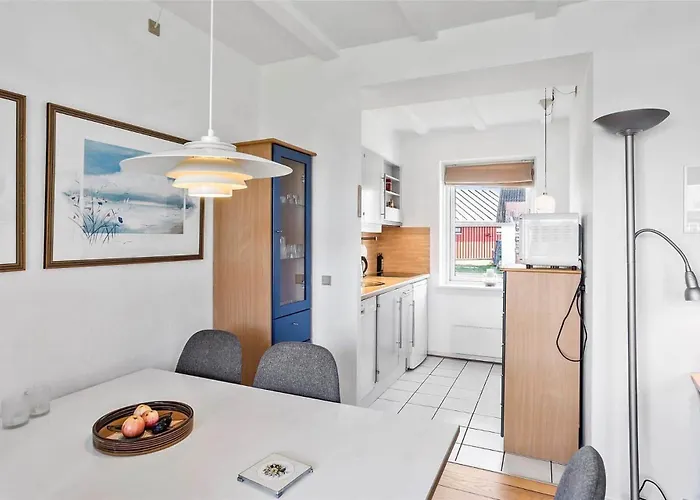 4109-borre-klintholm-havneby-9 *