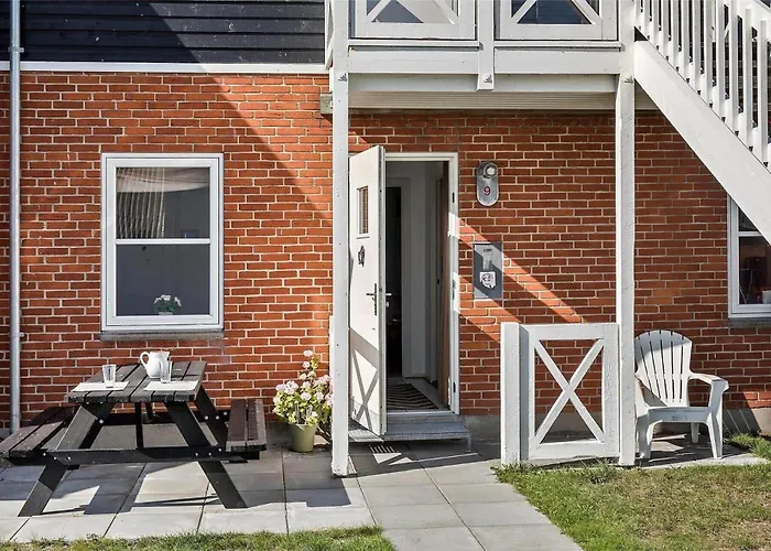 4109-borre-klintholm-havneby-9 *